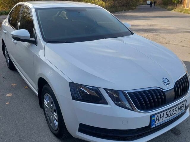 Белый Шкода Октавия, объемом двигателя 1.6 л и пробегом 107 тыс. км за 15499 $, фото 1 на Automoto.ua