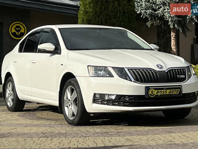 Белый Шкода Октавия, объемом двигателя 1.4 л и пробегом 150 тыс. км за 16650 $, фото 1 на Automoto.ua