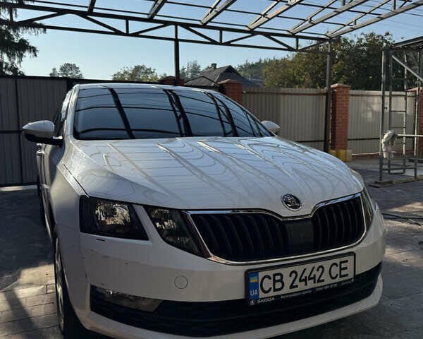 Белый Шкода Октавия, объемом двигателя 1.6 л и пробегом 100 тыс. км за 17000 $, фото 1 на Automoto.ua