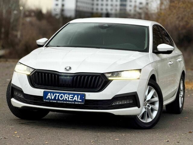 Белый Шкода Октавия, объемом двигателя 2 л и пробегом 258 тыс. км за 22000 $, фото 1 на Automoto.ua