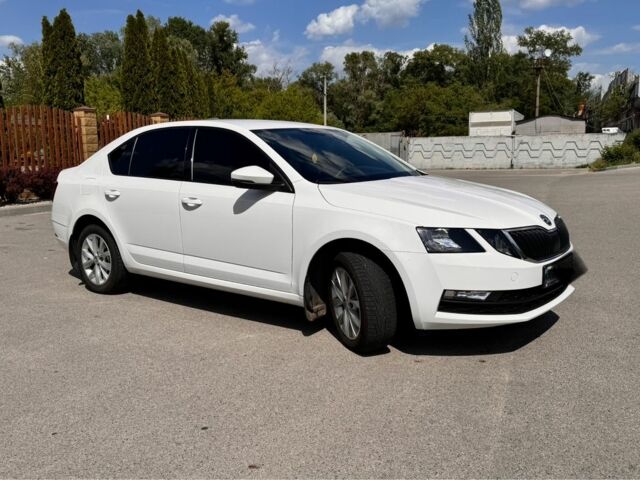 Белый Шкода Октавия, объемом двигателя 0 л и пробегом 200 тыс. км за 16200 $, фото 1 на Automoto.ua
