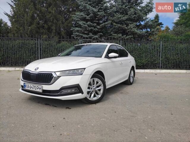 Белый Шкода Октавия, объемом двигателя 2 л и пробегом 111 тыс. км за 24000 $, фото 1 на Automoto.ua