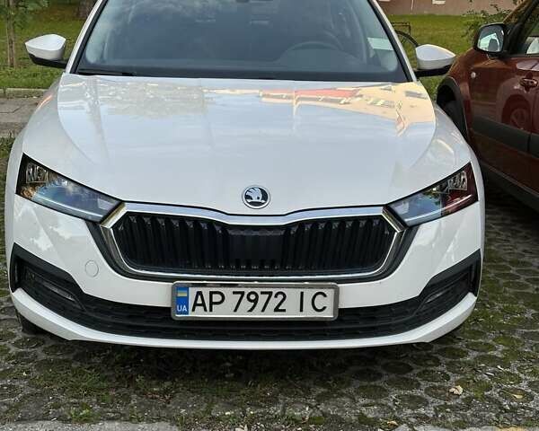 Белый Шкода Октавия, объемом двигателя 1.4 л и пробегом 33 тыс. км за 23500 $, фото 1 на Automoto.ua