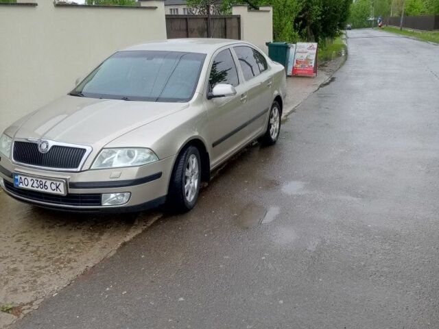 Бежевый Шкода Октавия, объемом двигателя 2 л и пробегом 400 тыс. км за 5000 $, фото 1 на Automoto.ua