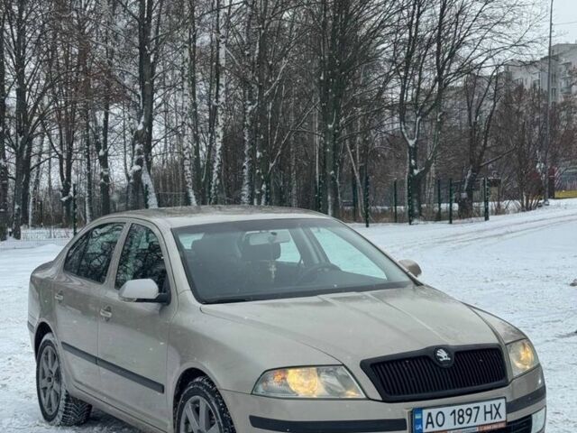 Бежевый Шкода Октавия, объемом двигателя 1.6 л и пробегом 240 тыс. км за 4500 $, фото 1 на Automoto.ua