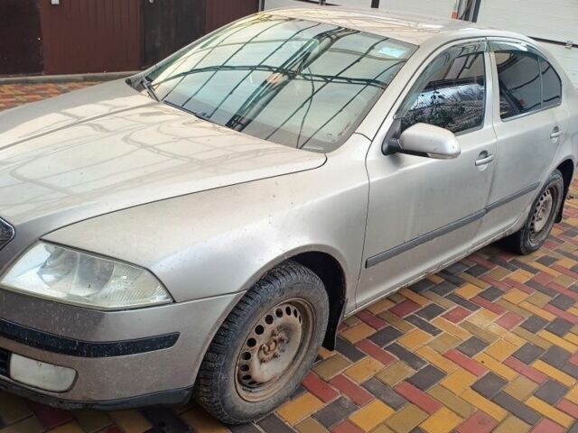 Бежевый Шкода Октавия, объемом двигателя 1.6 л и пробегом 200 тыс. км за 4500 $, фото 1 на Automoto.ua