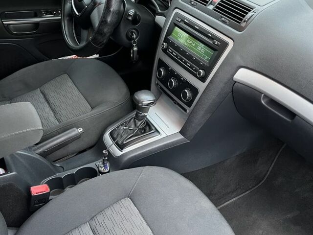 Бежевый Шкода Октавия, объемом двигателя 1.8 л и пробегом 157 тыс. км за 7527 $, фото 1 на Automoto.ua