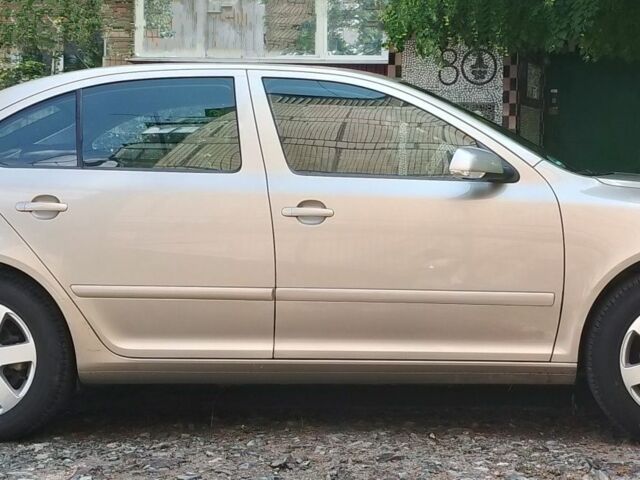 Бежевый Шкода Октавия, объемом двигателя 1.6 л и пробегом 189 тыс. км за 5800 $, фото 1 на Automoto.ua