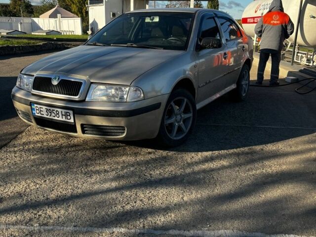 Бежевий Шкода Октавія, об'ємом двигуна 1.6 л та пробігом 400 тис. км за 2500 $, фото 1 на Automoto.ua