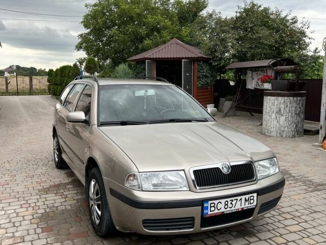 Бежевый Шкода Октавия, объемом двигателя 1.6 л и пробегом 291 тыс. км за 4299 $, фото 1 на Automoto.ua