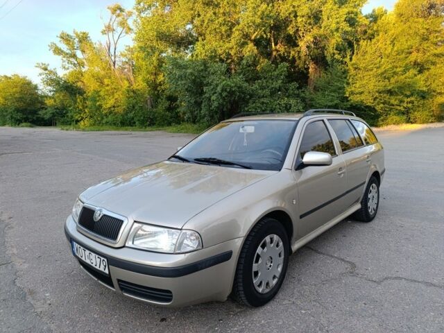 Бежевый Шкода Октавия, объемом двигателя 1.9 л и пробегом 100 тыс. км за 2650 $, фото 1 на Automoto.ua