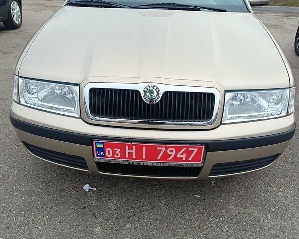 Бежевый Шкода Октавия, объемом двигателя 1.6 л и пробегом 183 тыс. км за 5500 $, фото 1 на Automoto.ua