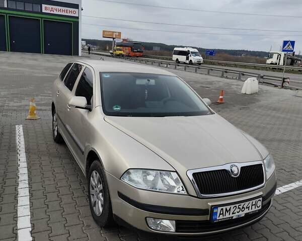 Бежевий Шкода Октавія, об'ємом двигуна 1.6 л та пробігом 258 тис. км за 5700 $, фото 1 на Automoto.ua