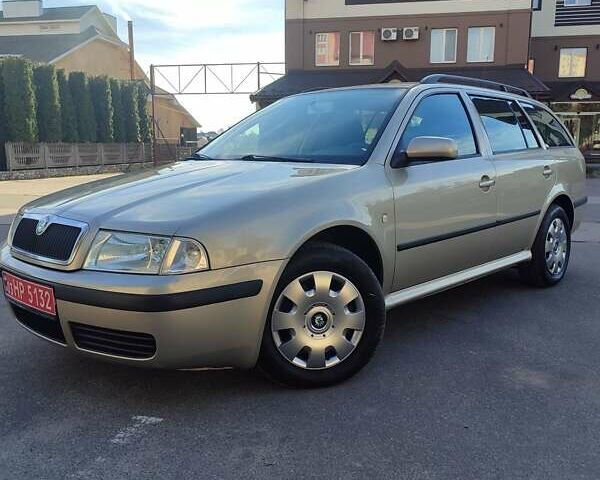 Бежевый Шкода Октавия, объемом двигателя 1.6 л и пробегом 212 тыс. км за 5700 $, фото 1 на Automoto.ua