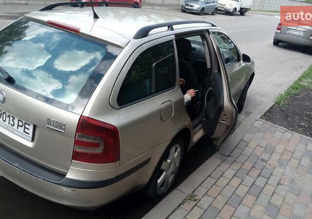Бежевый Шкода Октавия, объемом двигателя 1.97 л и пробегом 300 тыс. км за 2800 $, фото 1 на Automoto.ua