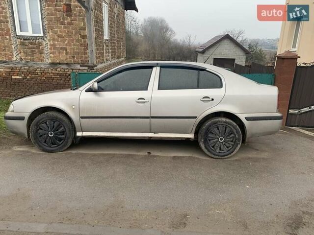 Бежевый Шкода Октавия, объемом двигателя 1.6 л и пробегом 300 тыс. км за 3700 $, фото 1 на Automoto.ua