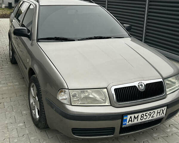 Бежевий Шкода Октавія, об'ємом двигуна 1.9 л та пробігом 325 тис. км за 5200 $, фото 1 на Automoto.ua