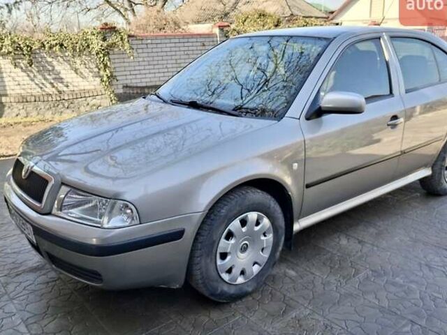 Бежевый Шкода Октавия, объемом двигателя 1.6 л и пробегом 198 тыс. км за 6800 $, фото 1 на Automoto.ua