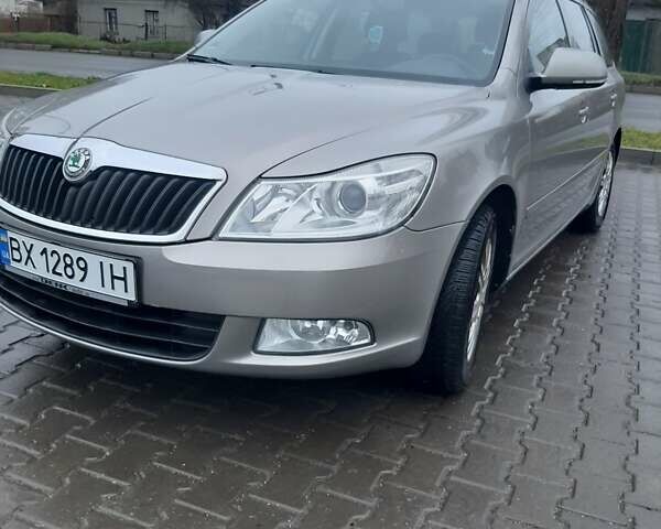 Бежевий Шкода Октавія, об'ємом двигуна 1.6 л та пробігом 163 тис. км за 7450 $, фото 1 на Automoto.ua