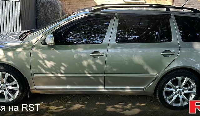 Бежевый Шкода Октавия, объемом двигателя 2 л и пробегом 260 тыс. км за 7400 $, фото 1 на Automoto.ua