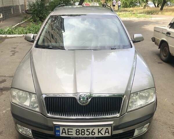Бежевый Шкода Октавия, объемом двигателя 2 л и пробегом 250 тыс. км за 6800 $, фото 1 на Automoto.ua