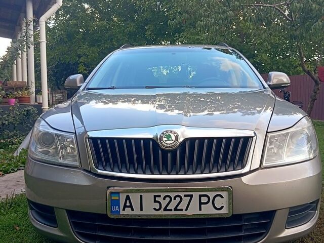 Бежевий Шкода Октавія, об'ємом двигуна 1.9 л та пробігом 303 тис. км за 7300 $, фото 1 на Automoto.ua