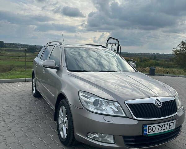 Бежевый Шкода Октавия, объемом двигателя 1.6 л и пробегом 280 тыс. км за 6999 $, фото 1 на Automoto.ua