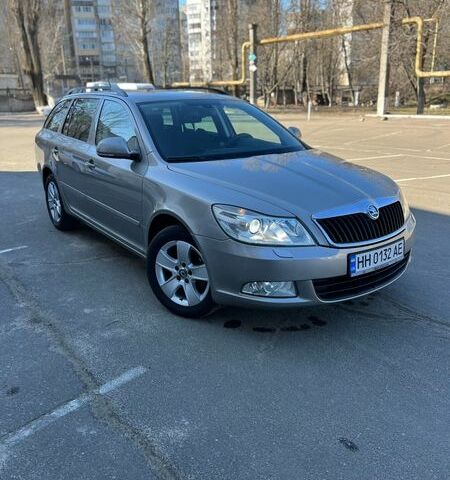 Бежевый Шкода Октавия, объемом двигателя 1.8 л и пробегом 180 тыс. км за 7999 $, фото 1 на Automoto.ua