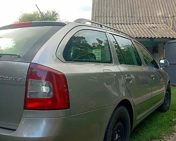 Бежевий Шкода Октавія, об'ємом двигуна 1.9 л та пробігом 303 тис. км за 7300 $, фото 1 на Automoto.ua