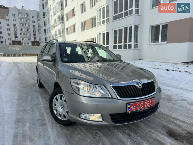 Бежевий Шкода Октавія, об'ємом двигуна 1.6 л та пробігом 214 тис. км за 7899 $, фото 1 на Automoto.ua