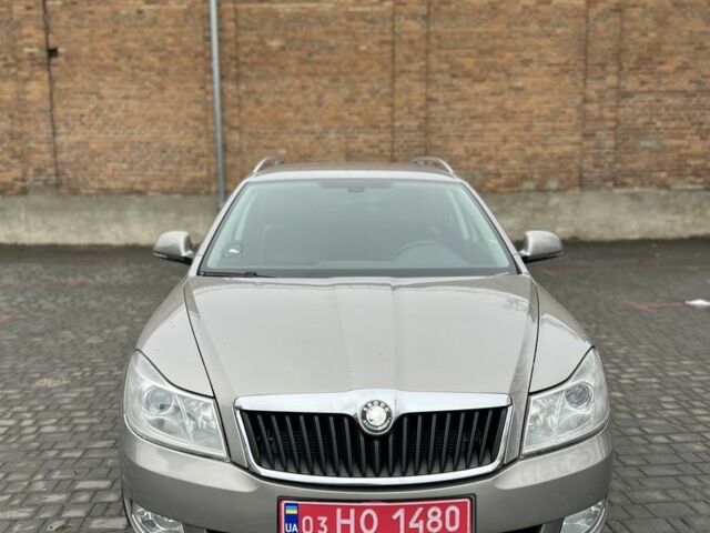 Бежевий Шкода Октавія, об'ємом двигуна 1.8 л та пробігом 280 тис. км за 8000 $, фото 1 на Automoto.ua