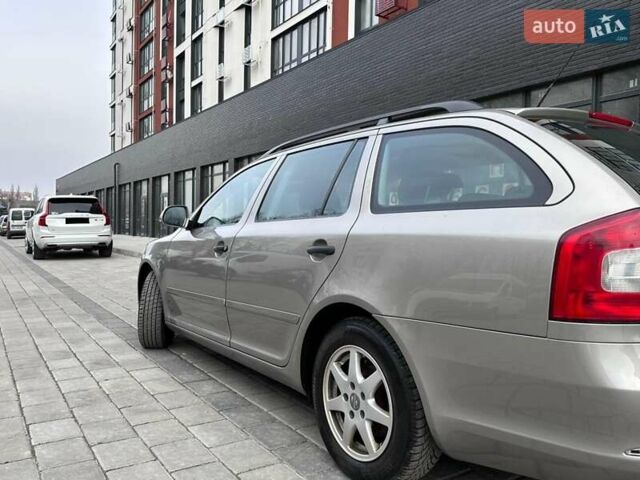 Бежевый Шкода Октавия, объемом двигателя 1.4 л и пробегом 277 тыс. км за 7200 $, фото 1 на Automoto.ua