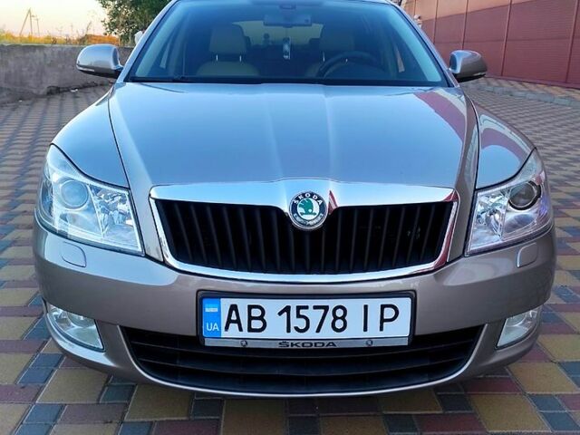 Бежевый Шкода Октавия, объемом двигателя 1.8 л и пробегом 219 тыс. км за 9200 $, фото 1 на Automoto.ua