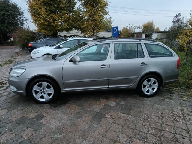 Бежевый Шкода Октавия, объемом двигателя 1.6 л и пробегом 270 тыс. км за 4000 $, фото 1 на Automoto.ua