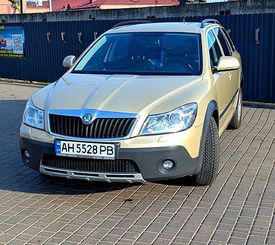 Бежевый Шкода Октавия, объемом двигателя 1.8 л и пробегом 198 тыс. км за 11500 $, фото 1 на Automoto.ua