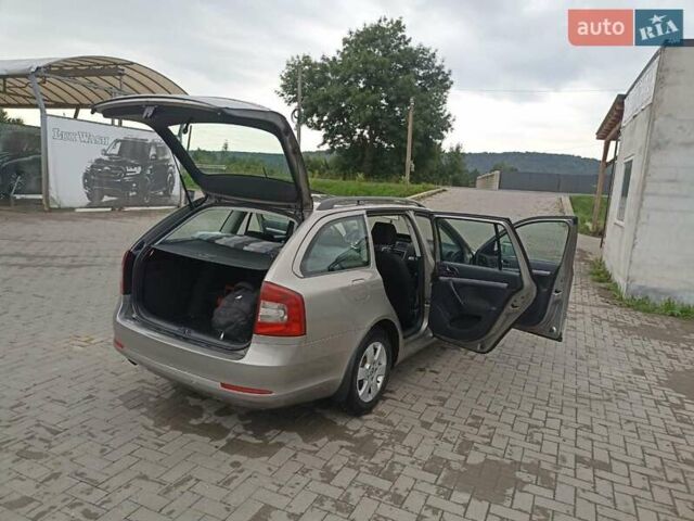 Бежевый Шкода Октавия, объемом двигателя 1.8 л и пробегом 197 тыс. км за 9400 $, фото 1 на Automoto.ua