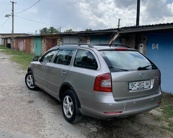Бежевий Шкода Октавія, об'ємом двигуна 1.6 л та пробігом 320 тис. км за 6000 $, фото 1 на Automoto.ua