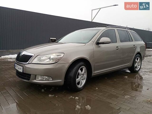 Бежевий Шкода Октавія, об'ємом двигуна 2 л та пробігом 250 тис. км за 7999 $, фото 1 на Automoto.ua