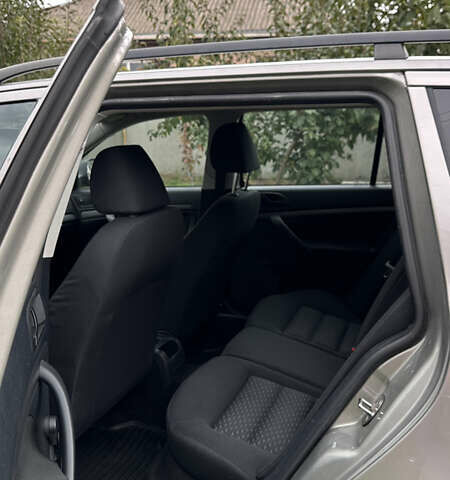 Бежевий Шкода Октавія, об'ємом двигуна 1.97 л та пробігом 299 тис. км за 8300 $, фото 1 на Automoto.ua