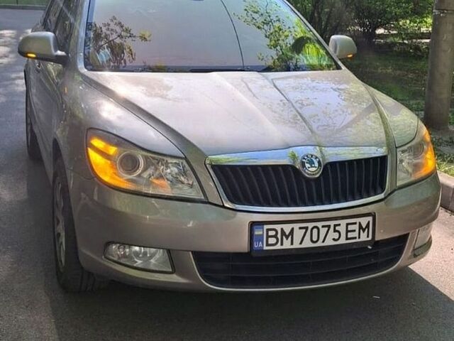 Бежевий Шкода Октавія, об'ємом двигуна 1.6 л та пробігом 260 тис. км за 7500 $, фото 1 на Automoto.ua