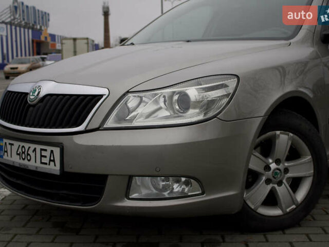 Бежевый Шкода Октавия, объемом двигателя 1.6 л и пробегом 286 тыс. км за 7500 $, фото 1 на Automoto.ua