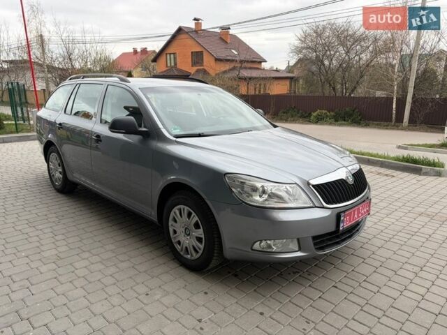 Бежевый Шкода Октавия, объемом двигателя 1.6 л и пробегом 230 тыс. км за 8600 $, фото 1 на Automoto.ua