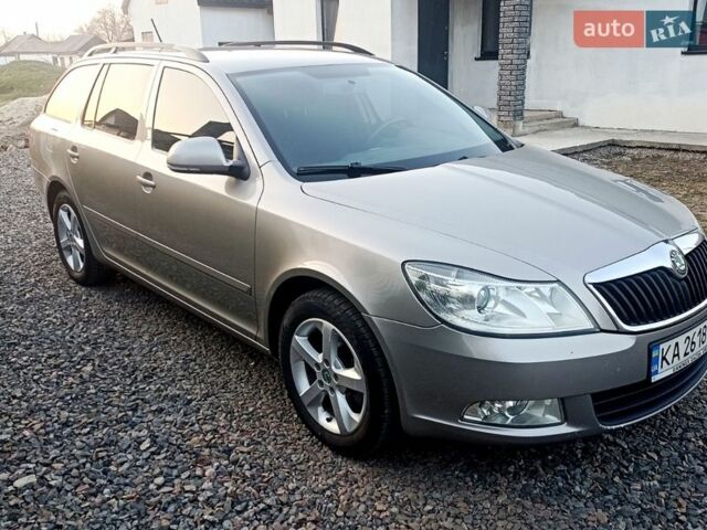 Бежевый Шкода Октавия, объемом двигателя 1.99 л и пробегом 273 тыс. км за 8600 $, фото 1 на Automoto.ua