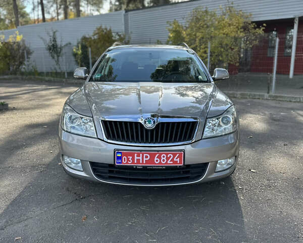 Шкода Октавія 2012 у Вінниці на Automoto.ua Бежевий Шкода Октавія, об'ємом двигуна 1.6 л та пробігом 180 тис. км за 8800 $, фото 1 на Automoto.ua
