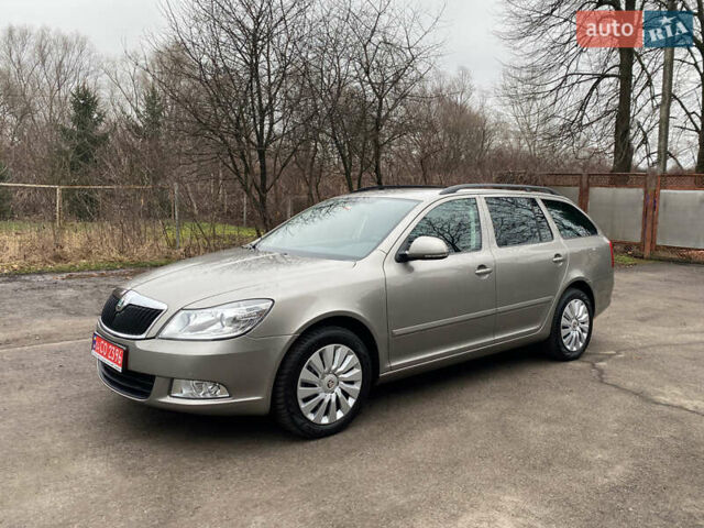 Бежевый Шкода Октавия, объемом двигателя 1.4 л и пробегом 150 тыс. км за 8400 $, фото 1 на Automoto.ua