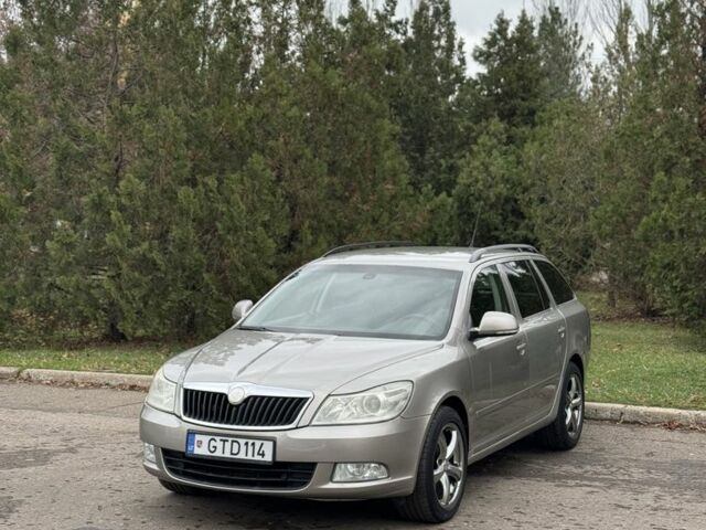 Бежевый Шкода Октавия, объемом двигателя 2 л и пробегом 250 тыс. км за 3950 $, фото 1 на Automoto.ua