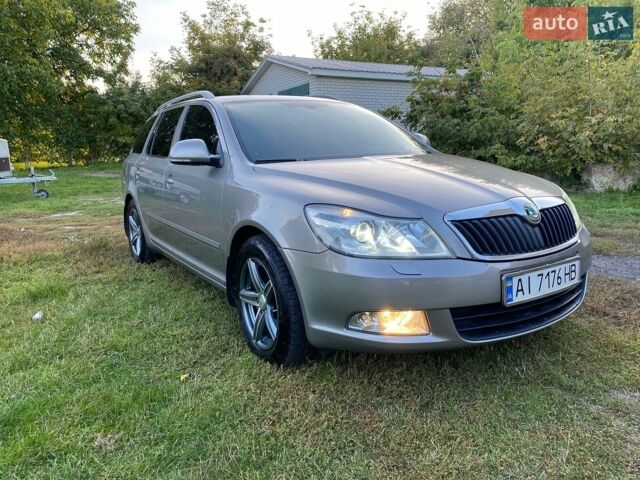 Бежевий Шкода Октавія, об'ємом двигуна 1.6 л та пробігом 254 тис. км за 9400 $, фото 1 на Automoto.ua