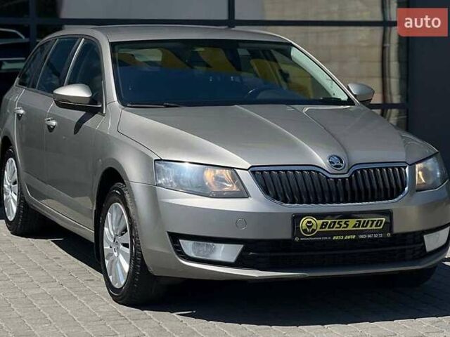 Бежевый Шкода Октавия, объемом двигателя 2 л и пробегом 215 тыс. км за 11200 $, фото 1 на Automoto.ua