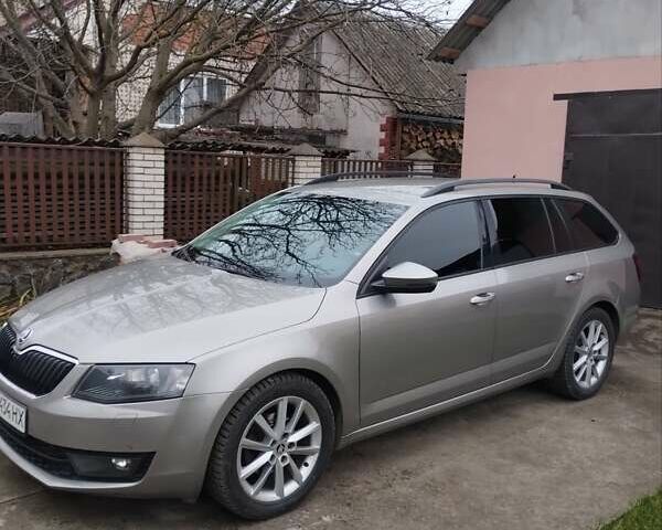 Бежевый Шкода Октавия, объемом двигателя 2 л и пробегом 261 тыс. км за 11800 $, фото 1 на Automoto.ua