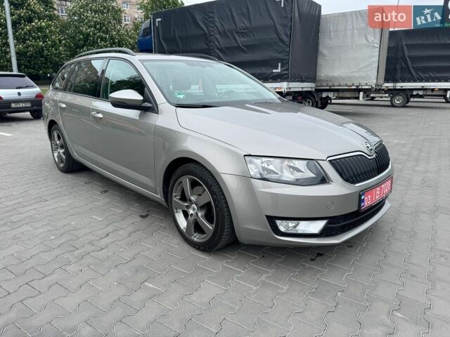 Бежевий Шкода Октавія, об'ємом двигуна 1.6 л та пробігом 242 тис. км за 12800 $, фото 1 на Automoto.ua